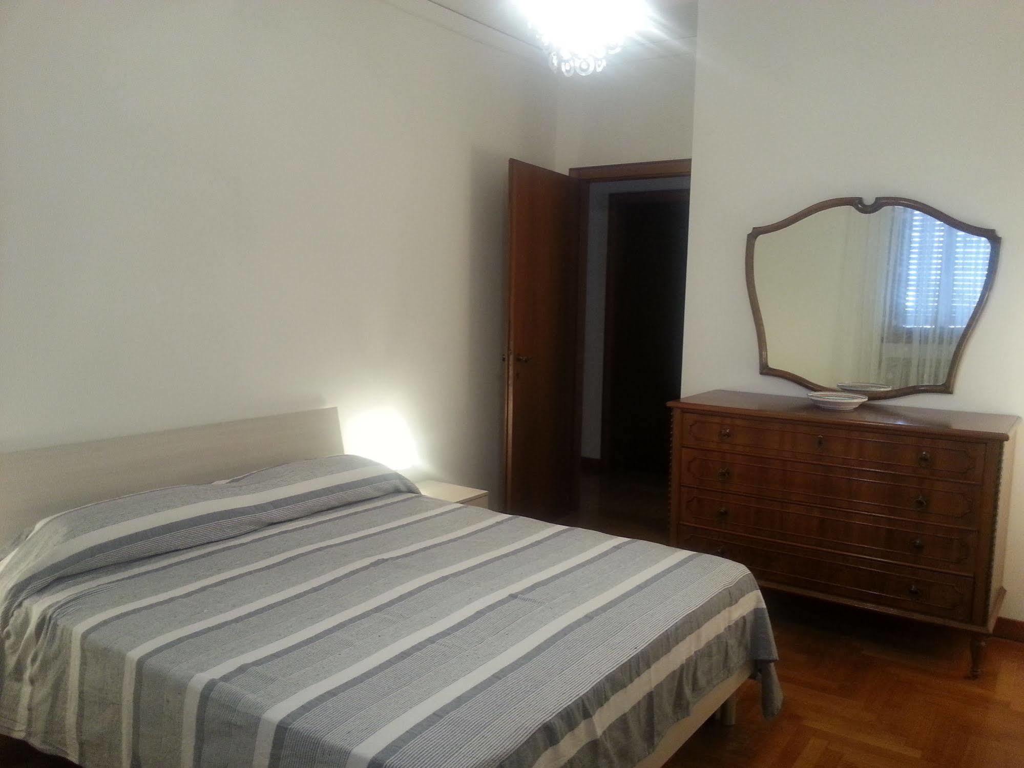 Appartamento Con 2 Camere E Garage Privato! Padova Eksteriør bilde